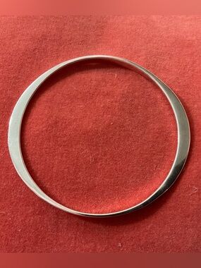 STERLING SILVER BANGLE BRACELET